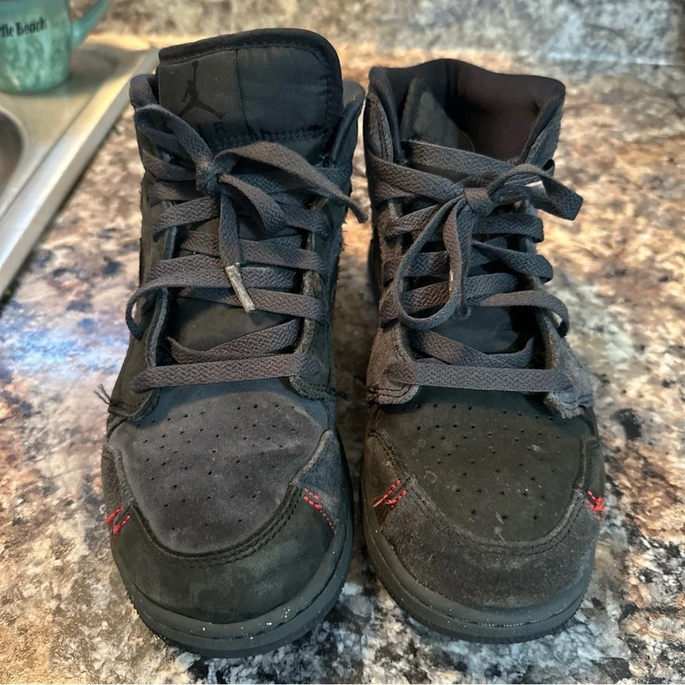 2023 Nike Air Jordan Retro 1 Mid SE Craft FQ7742-001 Youth Size 6Y
